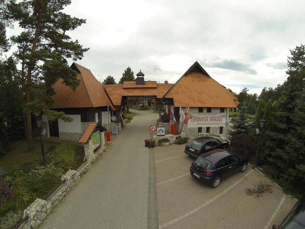 Kraljevi Konaci Zlatibor Zlatibor