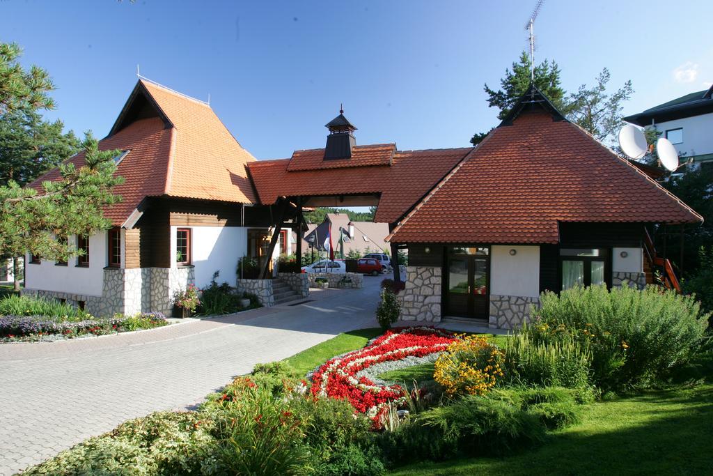 Kraljevi Konaci Zlatibor Zlatibor
