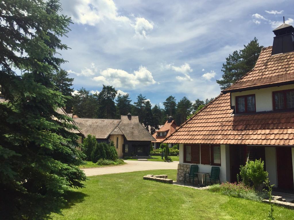 Kraljevi Konaci Zlatibor * Zlatibor
