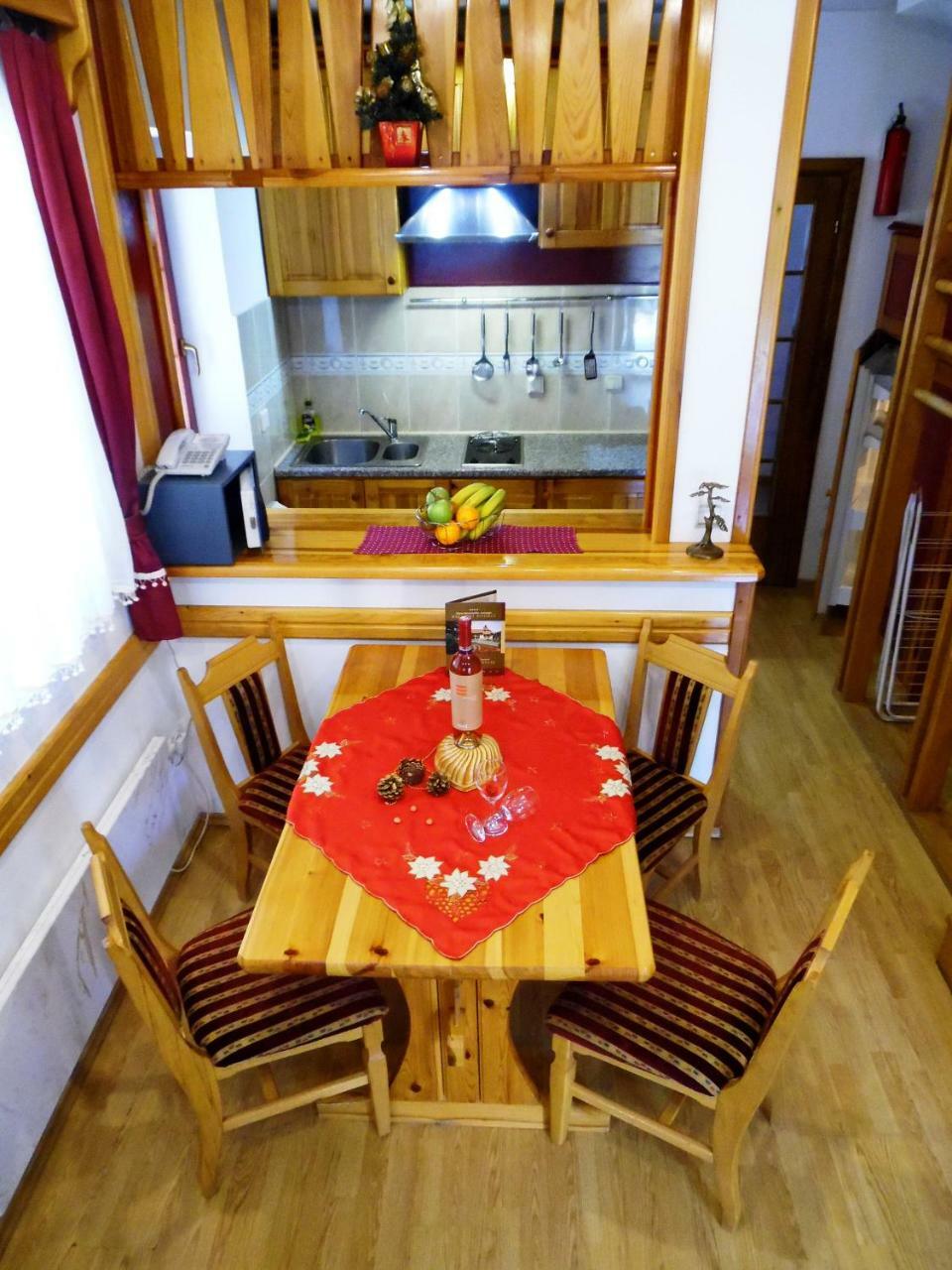 Kraljevi Konaci Zlatibor *